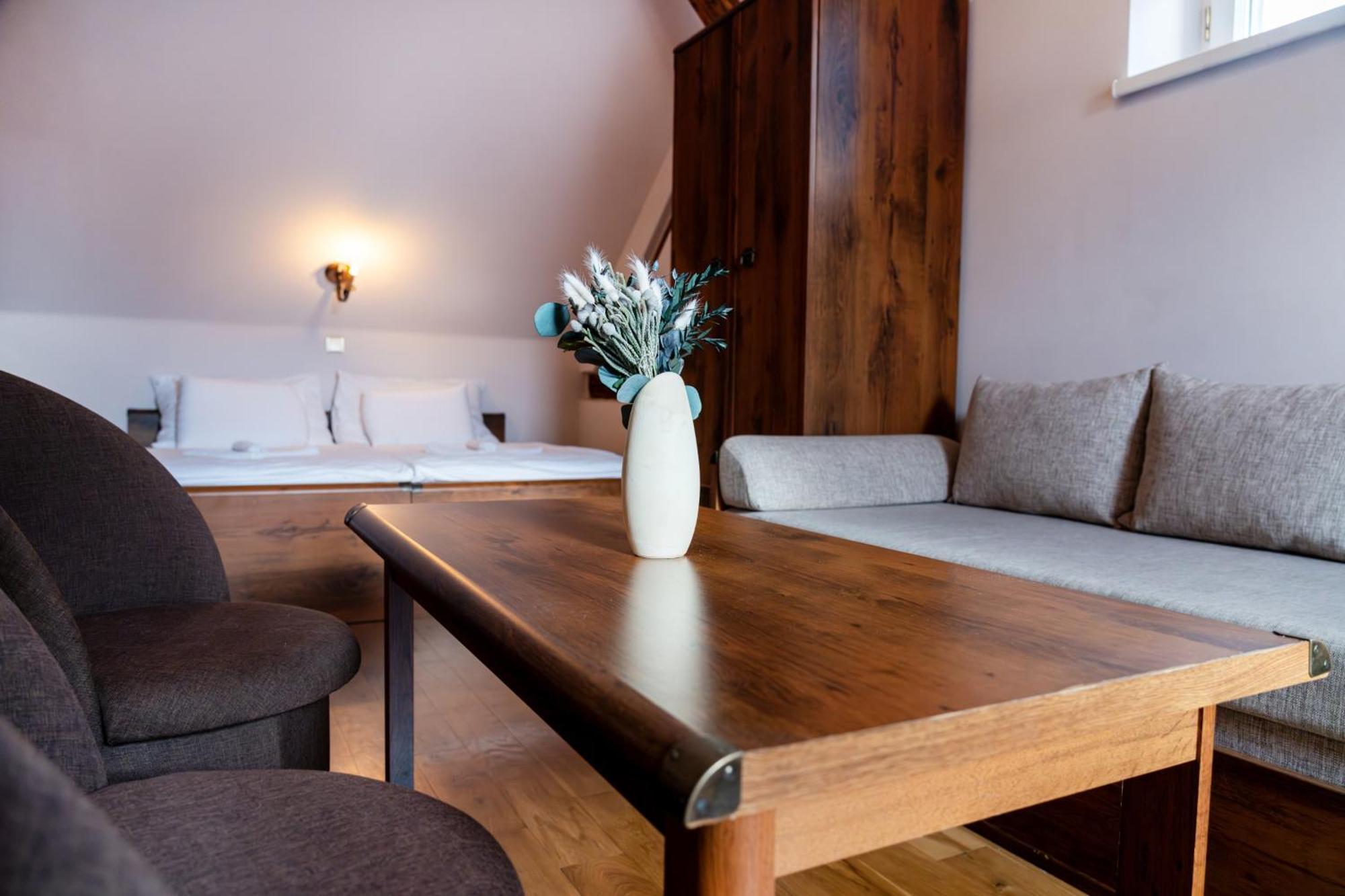 Villa Emausy Luhačovice Zewnętrze zdjęcie